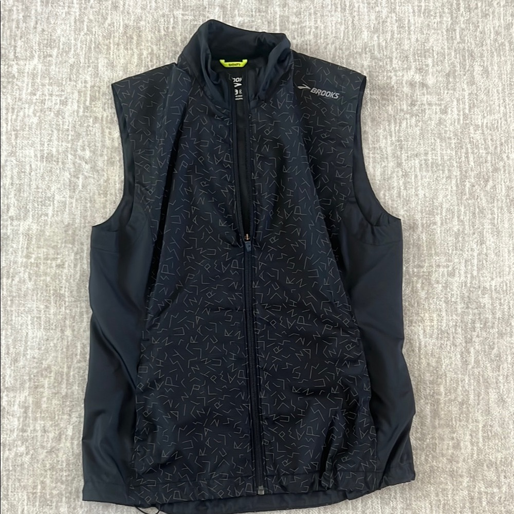 Brooks Black Sleeveless Reflective Vest